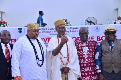 Prof Anatsui honoring